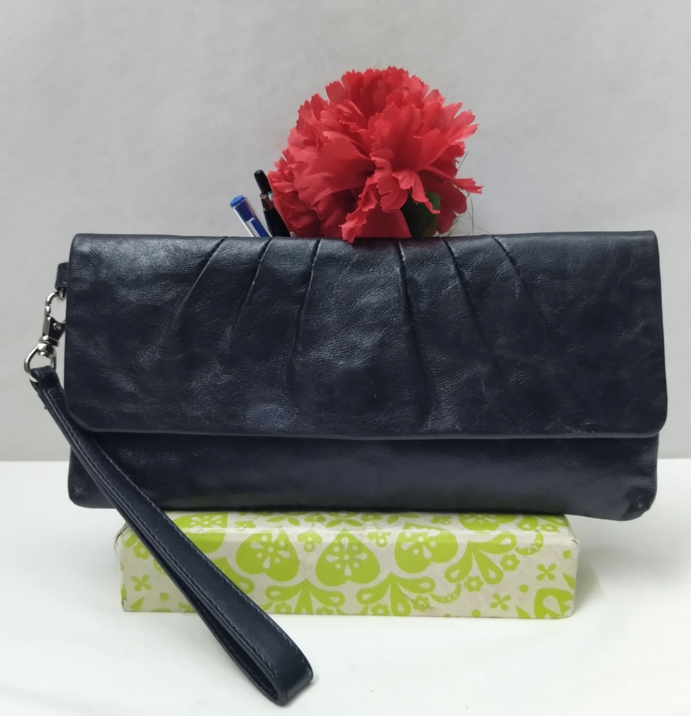 HOBO International Black Leather Credit Card Wristlet Wallet